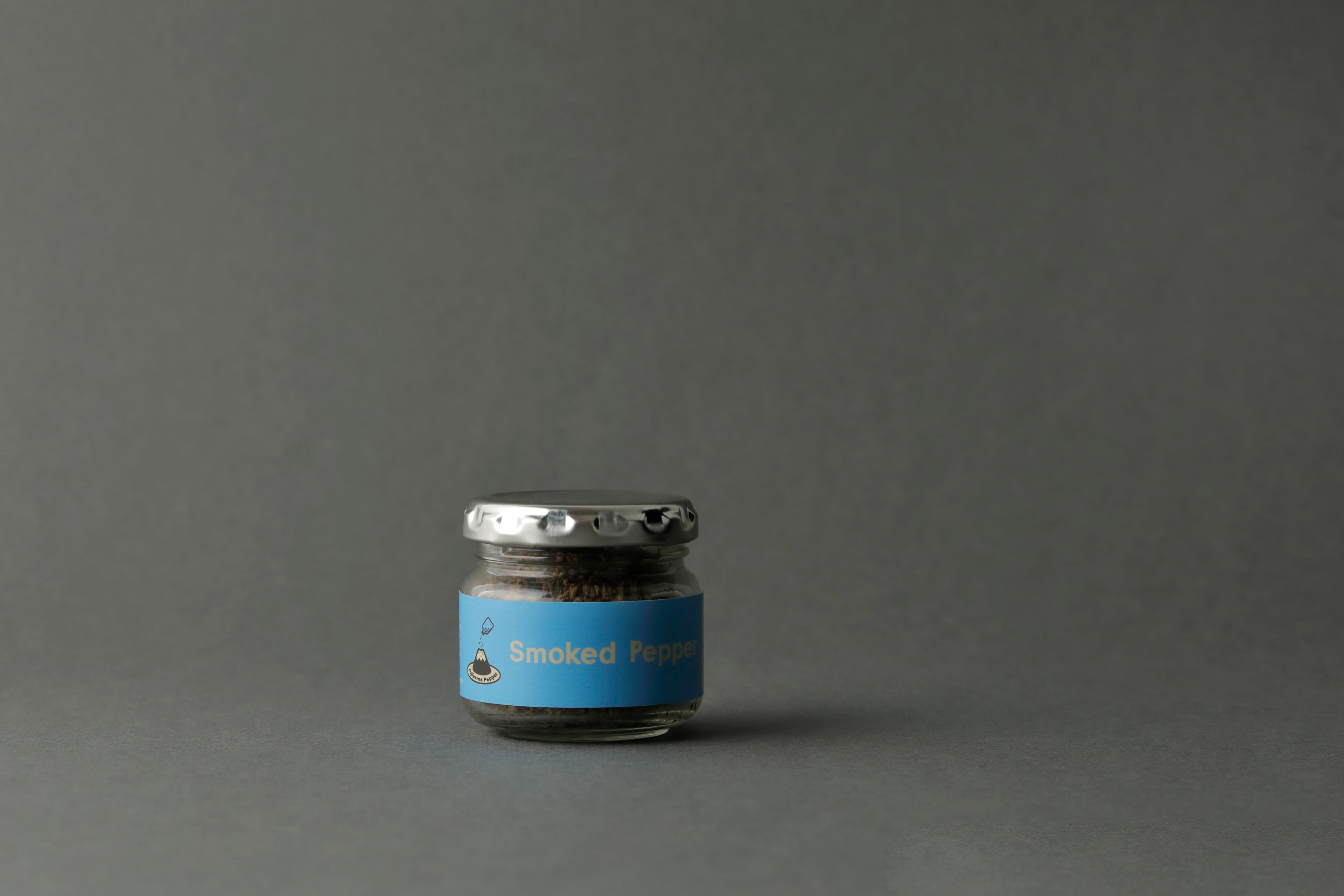 スモークペッパー（燻製・生）Ｍ（40g）　Smoked Pepper